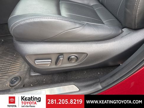 Used 2024 Toyota Venza Limited image 13