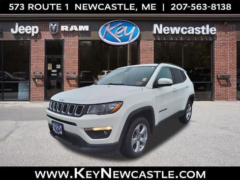 Used 2021 Jeep Compass Latitude image 1