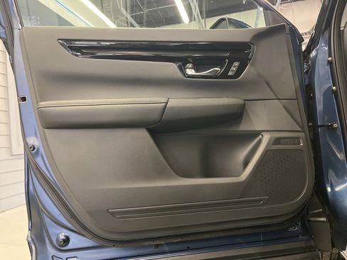 Used 2025 Honda CR-V EX-L image 10