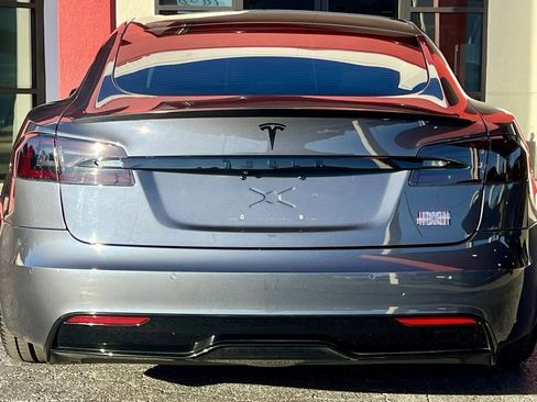 Used 2021 Tesla Model S Plaid image 12