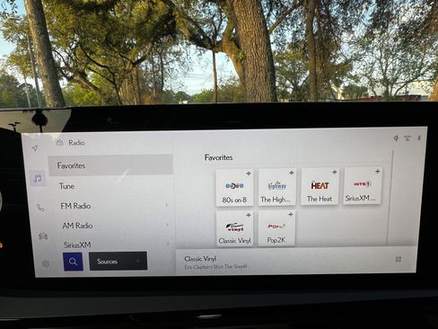 Used 2024 Lexus ES 300h Ultra Luxury w/ Accessory Package (Z2) image 24