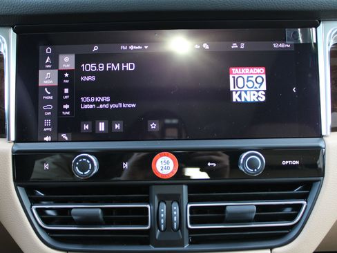 New 2026 Porsche Macan image 19