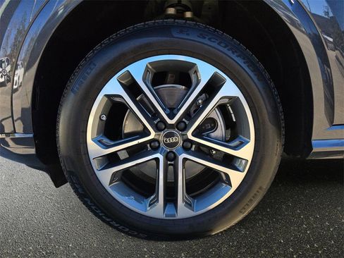 Certified 2025 Audi Q5 2.0T Premium w/ Convenience Package image 33