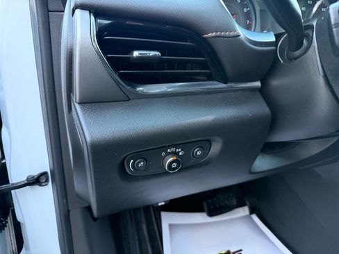 Used 2019 Chevrolet Traverse LT image 24