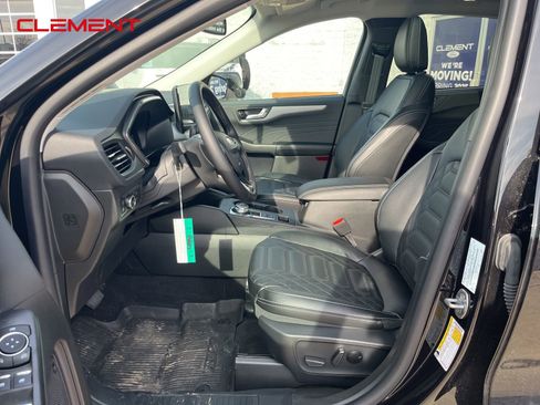 New 2024 Ford Escape SE w/ PHEV Premium Package image 28