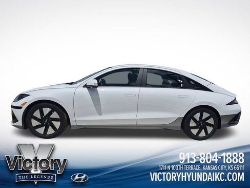 Used 2025 Hyundai Ioniq 6 SE RWD image 3