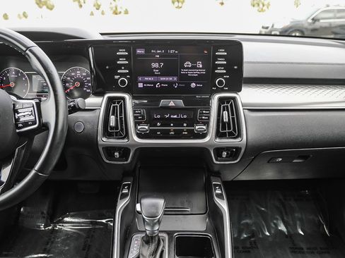 Used 2021 Kia Sorento S w/ Panoramic Sunroof Package image 13