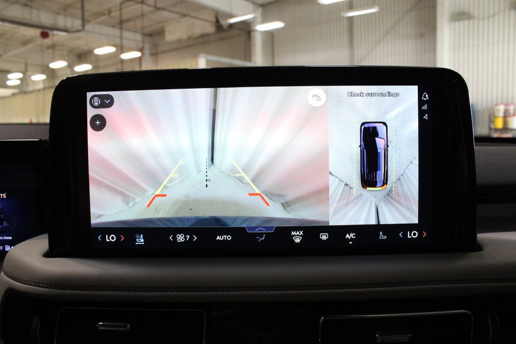New 2027 Lincoln Aviator AWD image 4