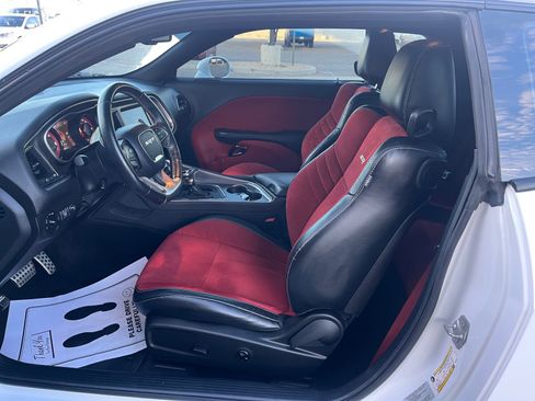 Used 2015 Dodge Challenger SRT Hellcat image 14