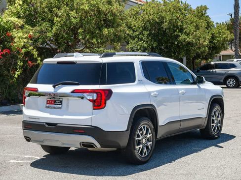 Used 2022 GMC Acadia SLE w/ Driver Convenience Package FWD image 9