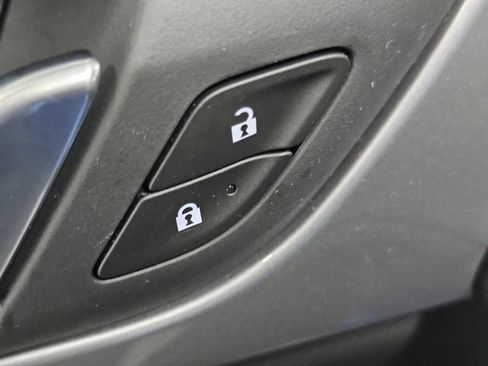 Used 2026 Chevrolet Blazer LT FWD image 28