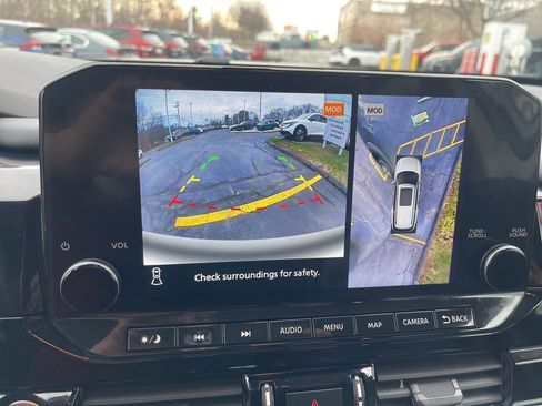 Used 2023 Nissan Pathfinder SL image 26