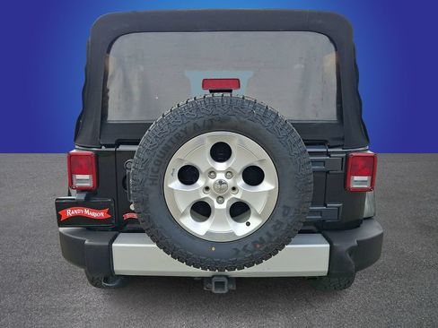 Used 2013 Jeep Wrangler Unlimited Sahara w/ Connectivity Group AWD/4WD image 5