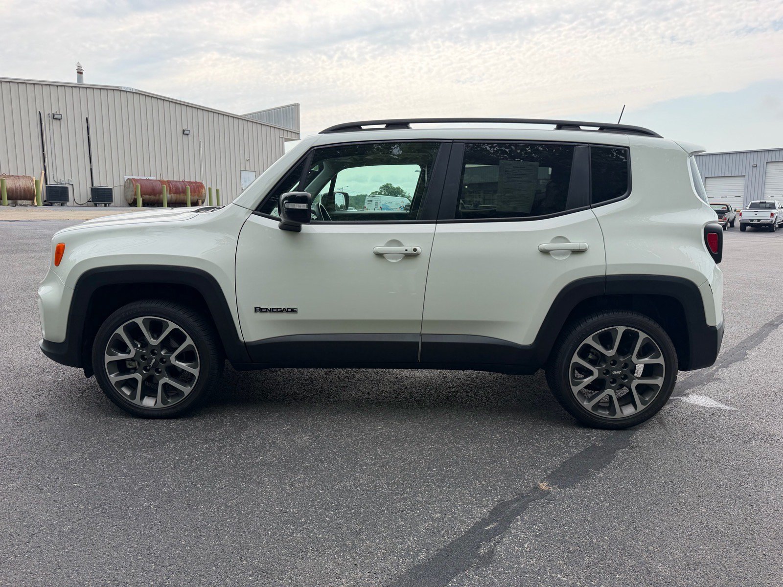 Used 2022 Jeep Renegade Limited w/ Sun, Sound & Wheels Group AWD/4WD image 10