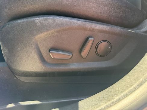 Used 2023 Ford Edge Titanium AWD/4WD image 19