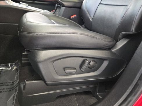 Used 2022 Ford Explorer Limited w/ Equipment Group 301A AWD/4WD image 24