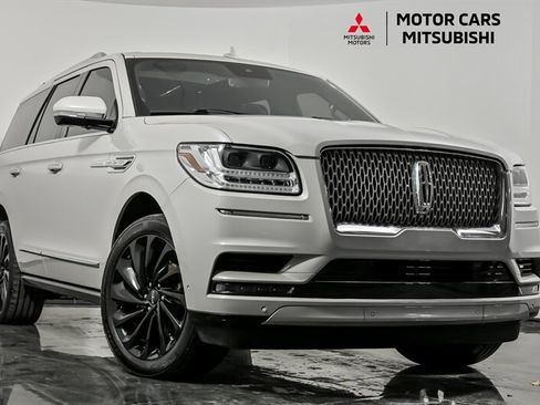 Used 2021 Lincoln Navigator Reserve image 1