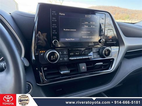 Used 2022 Toyota Highlander XLE image 21