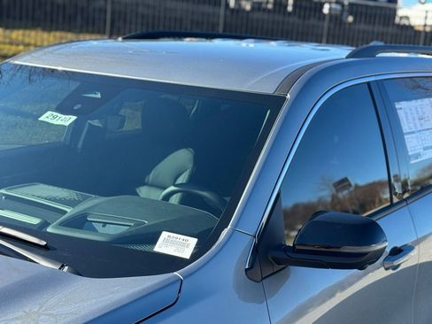 New 2026 GMC Acadia Elevation w/ Elevation Premium Package image 9