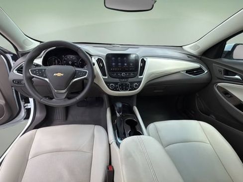Used 2023 Chevrolet Malibu LT FWD image 16
