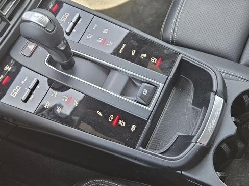 Certified 2024 Porsche Macan GTS image 20