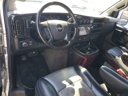 Used 2022 Chevrolet Express 2500 Extended w/ Enhanced Convenience Package RWD image 6