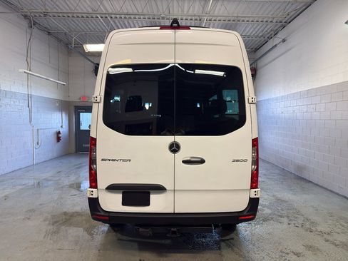 Used 2019 Mercedes-Benz Sprinter 2500 image 5