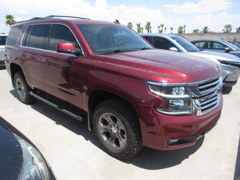 Used 2018 Chevrolet Tahoe LT w/ Luxury Package AWD/4WD image 2