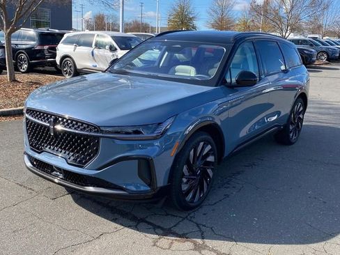 New 2026 Lincoln Nautilus Reserve w/ Jet Appearance Package image 3