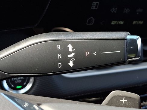 Used 2025 Chevrolet Equinox LT FWD image 14