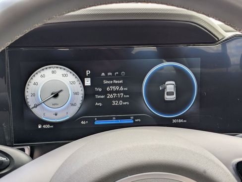 Used 2025 Hyundai Elantra SEL image 19