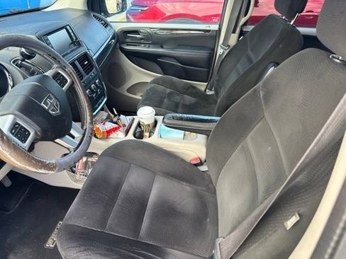 Used 2015 Dodge Grand Caravan SXT w/ UConnect Hands-Free Group FWD image 13