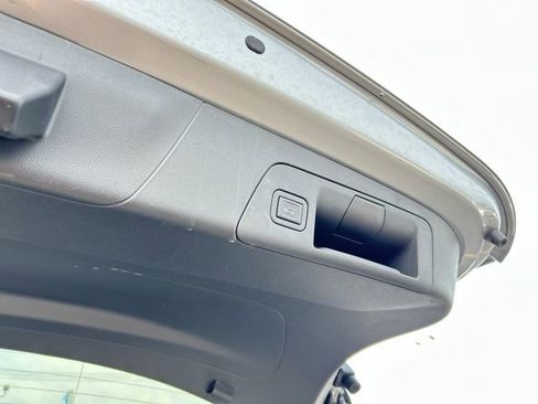 Used 2023 Buick Envision Essence w/ Sport Touring Package image 12