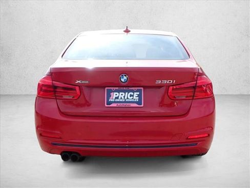 Used 2017 BMW 330i xDrive Sedan image 3