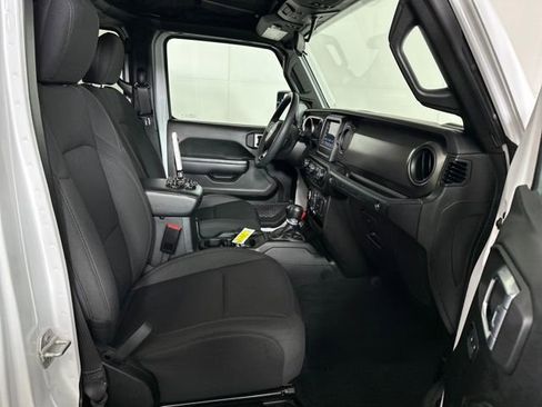 Used 2023 Jeep Wrangler Unlimited w/ Cold Weather Group image 28