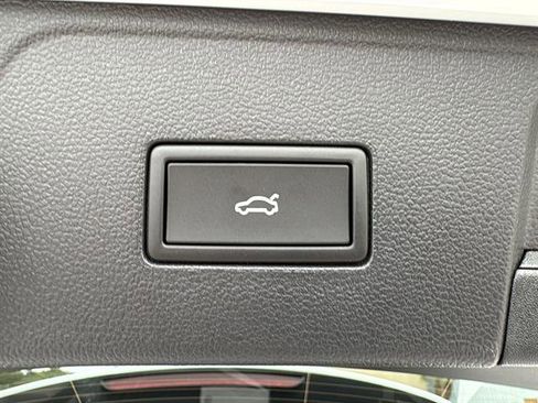 New 2026 Volkswagen Atlas SE image 10