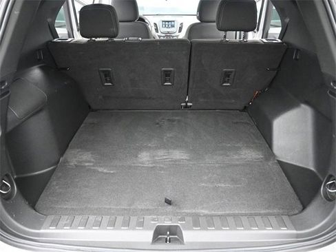 Used 2021 Chevrolet Equinox LS w/ LS Convenience Package image 32