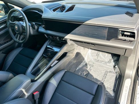 Used 2025 Porsche Macan 4S Electric image 34