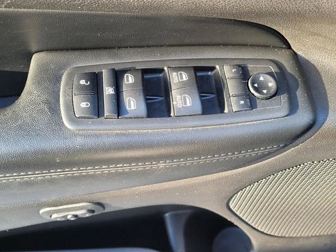 Used 2018 Jeep Grand Cherokee Limited image 26