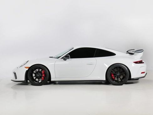 Certified 2018 Porsche 911 GT3 w/ Sport Chrono Package RWD image 2