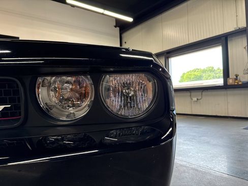 Used 2014 Dodge Challenger SRT8 Core RWD image 17