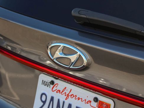 Certified 2022 Hyundai Santa Fe SEL Convenience image 11