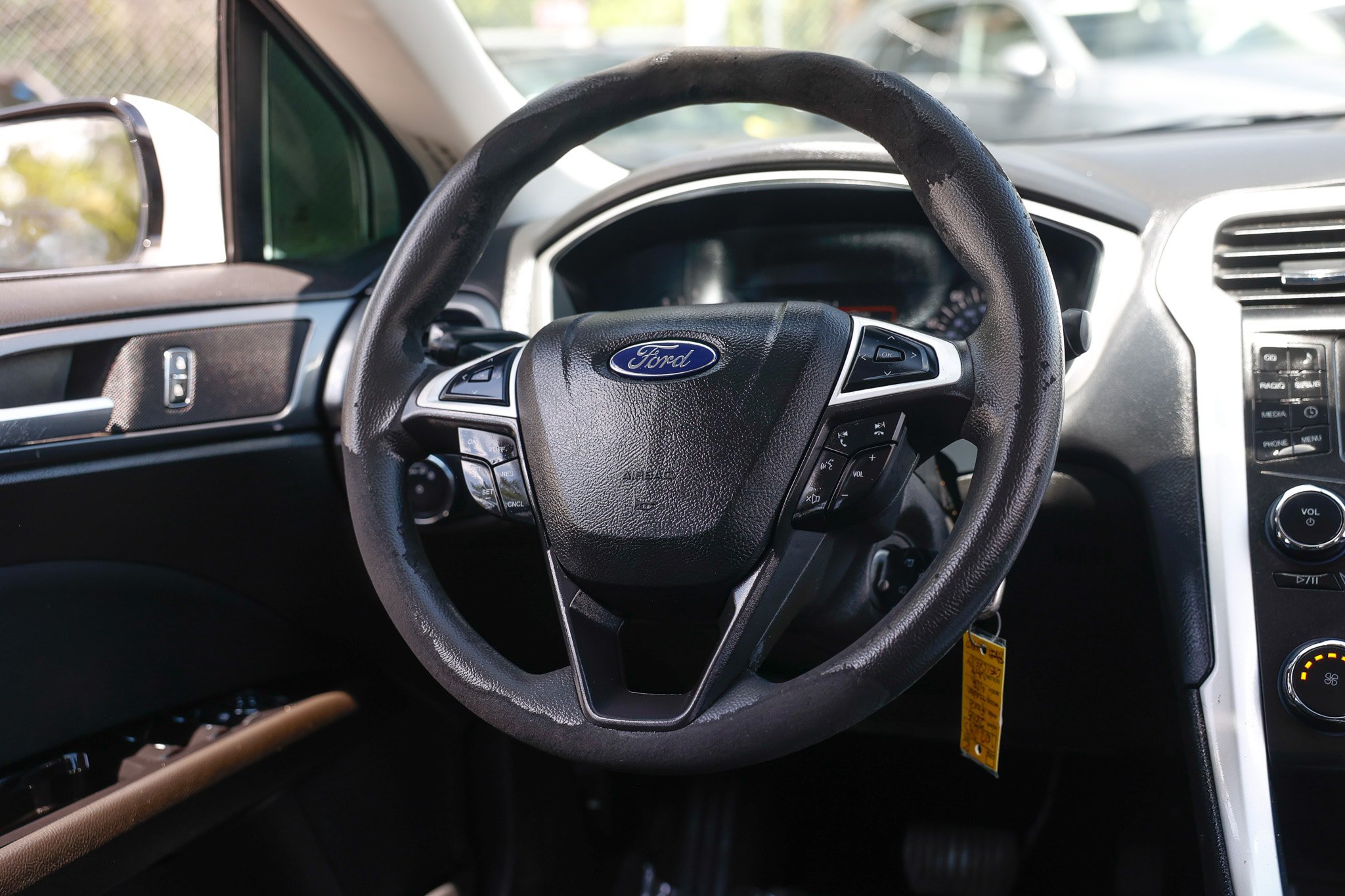 Used 2016 Ford Fusion SE FWD image 30