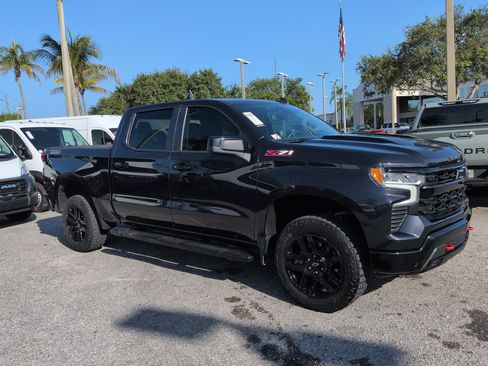 Used 2023 Chevrolet Silverado 1500 LT Trail Boss AWD/4WD image 2