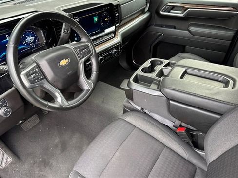 Used 2025 Chevrolet Silverado 1500 LT image 10