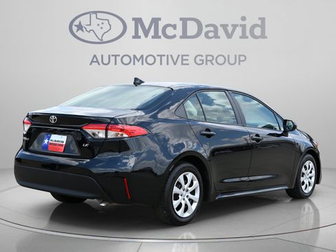 Used 2025 Toyota Corolla LE FWD image 6