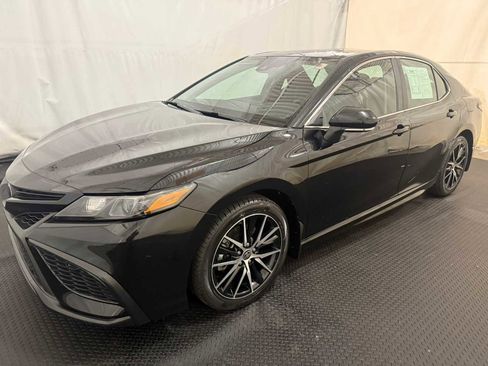 Certified 2023 Toyota Camry SE image 6