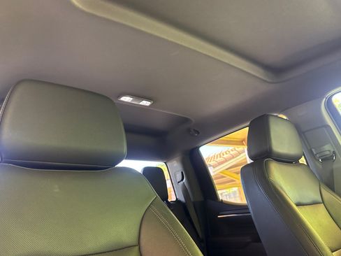 Used 2025 GMC Sierra 1500 SLT AWD/4WD image 20