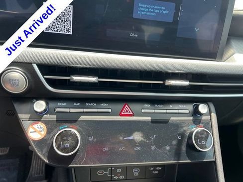 Used 2025 Hyundai Sonata SEL FWD image 25