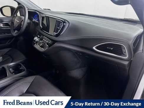 Certified 2024 Chrysler Pacifica Touring-L w/ S Appearance Package FWD image 36